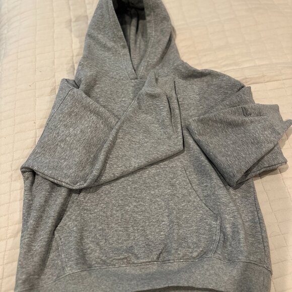 Fabuletics Sweatshirt Hoodie - Picture 2 of 9